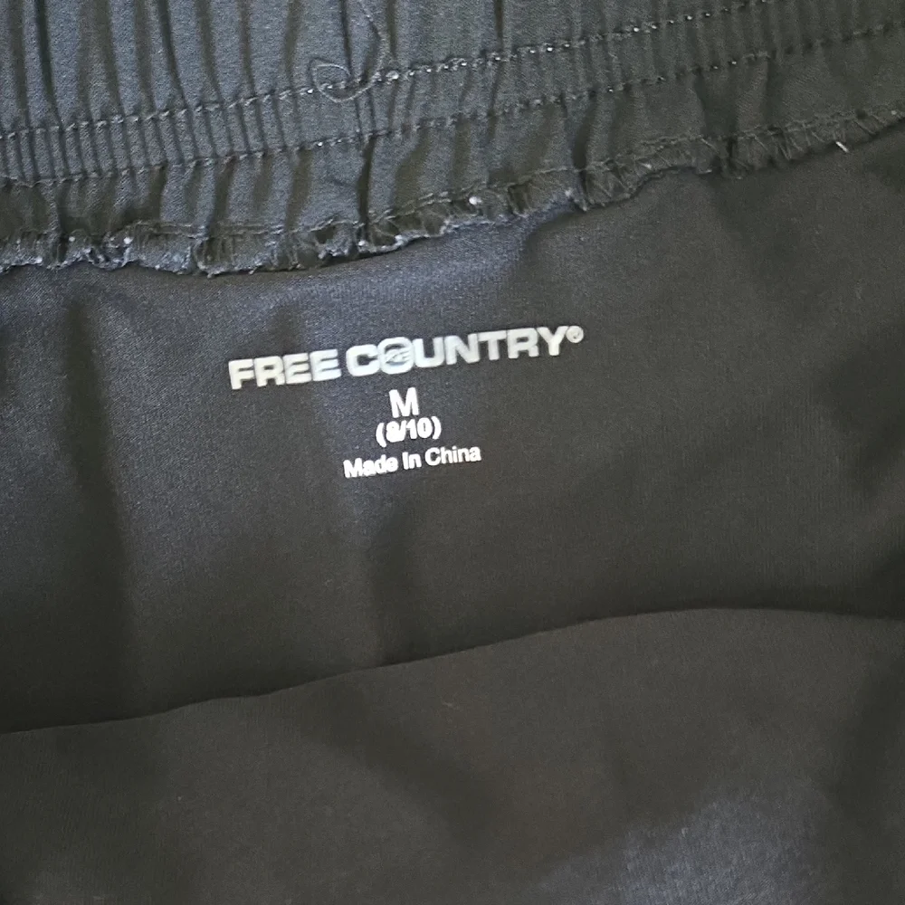 Free Country‎ Black and White Cargo Shorts with Lightweight Design-M act55